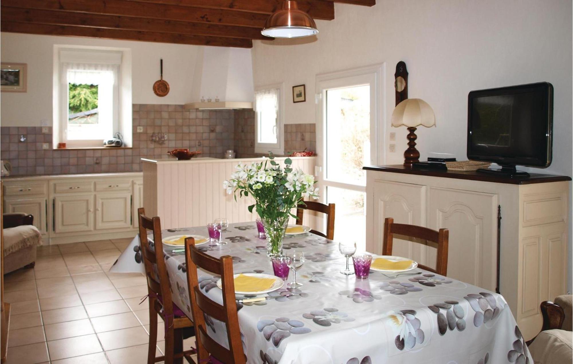 3 Bedroom Awesome Home In Lézardrieux Extérieur photo